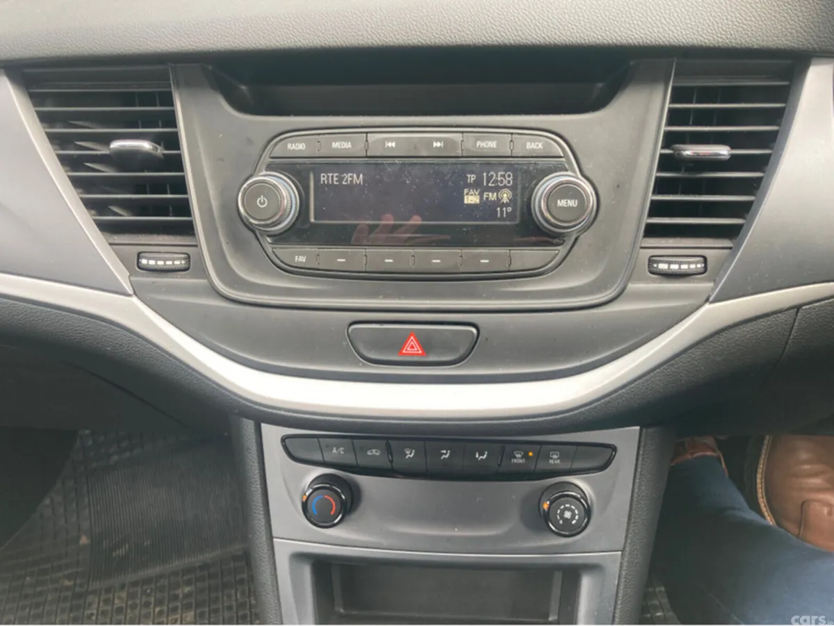 Opel Astra Hatchback, Petrol, 2019, Grey