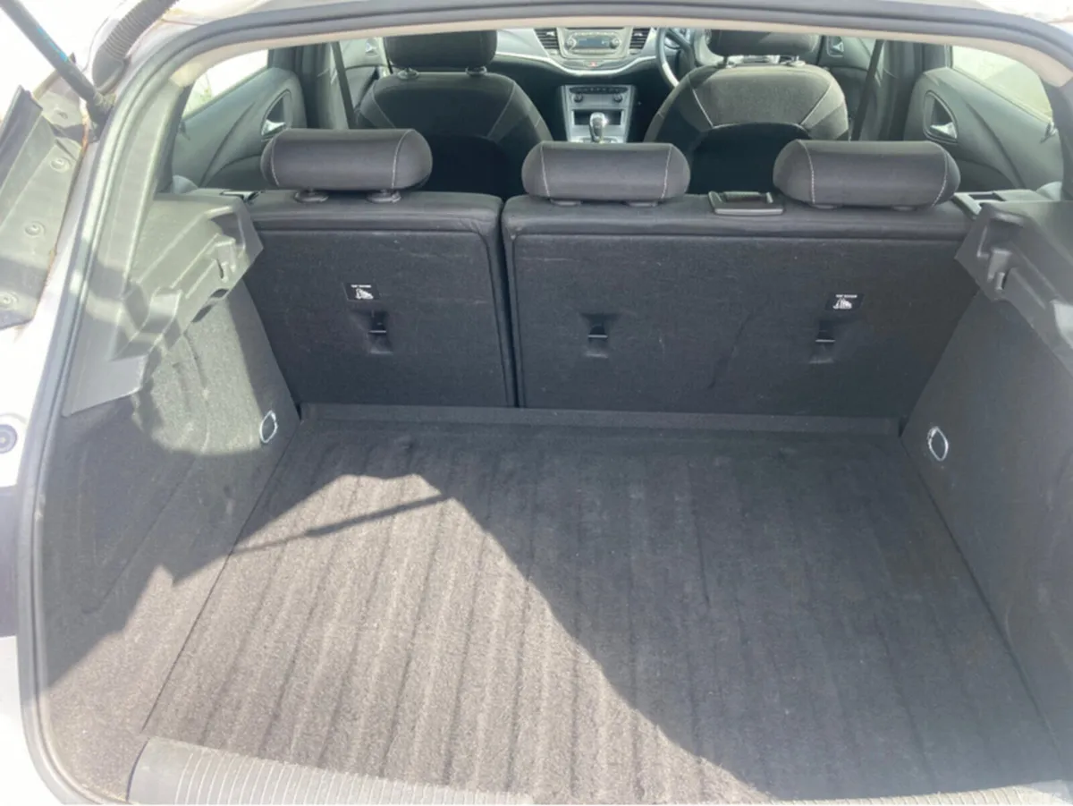 Opel Astra Hatchback, Petrol, 2019, Grey