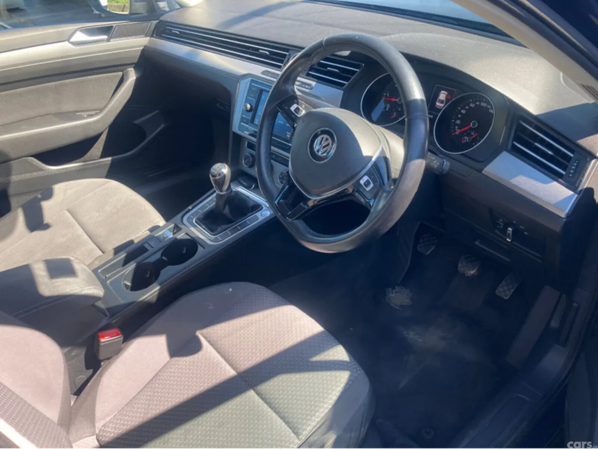 Volkswagen Passat Saloon, Diesel, 2018, Blue