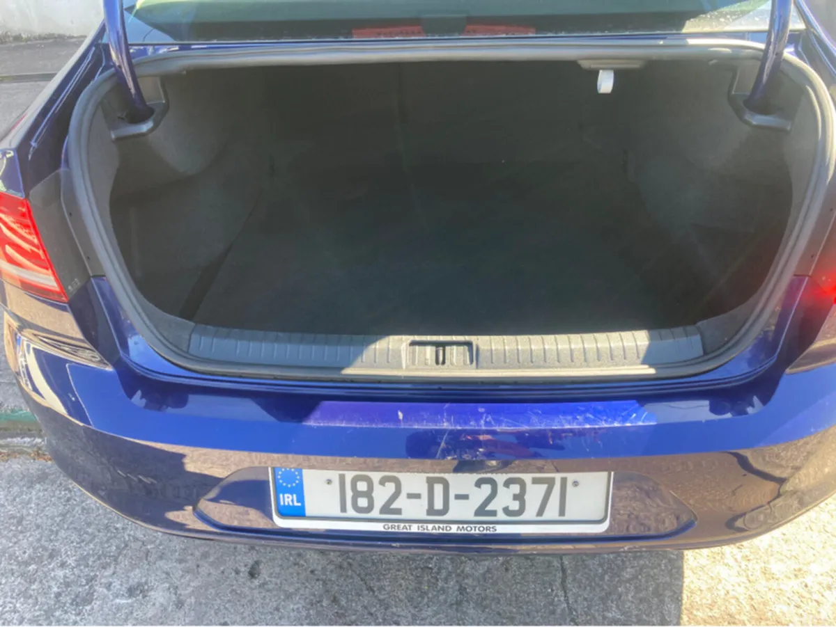 Volkswagen Passat Saloon, Diesel, 2018, Blue