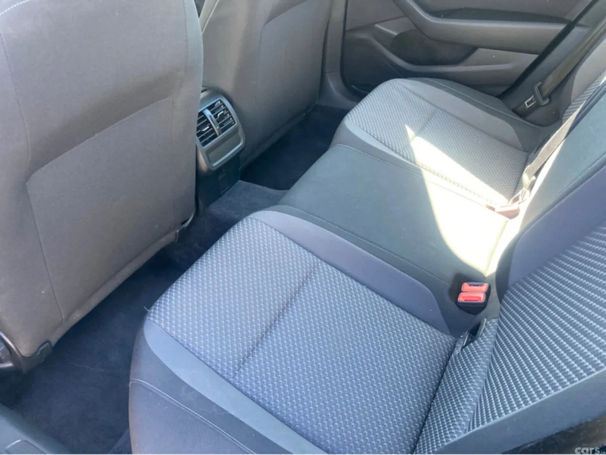 Volkswagen Passat Saloon, Diesel, 2018, Blue
