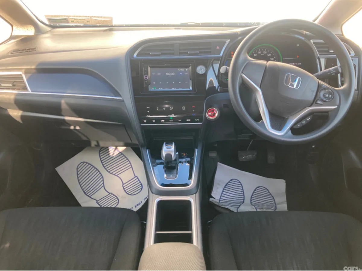 Honda Shuttle Hatchback, Petrol Hybrid, 2021, Silver
