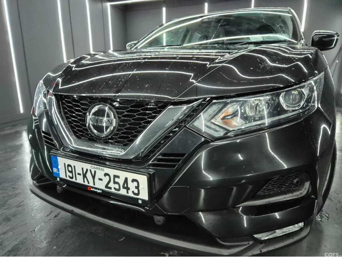 Nissan Qashqai MPV, Diesel, 2019, Black