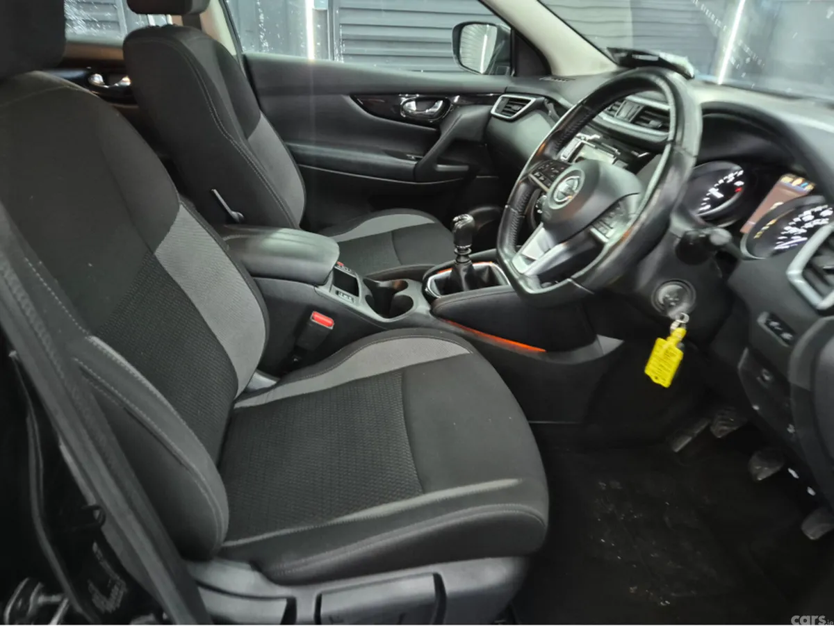 Nissan Qashqai MPV, Diesel, 2019, Black