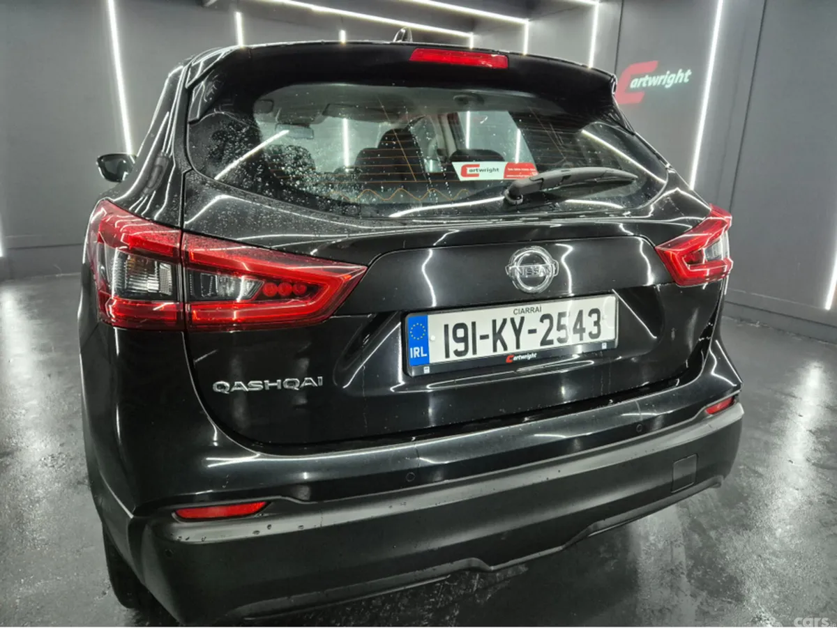 Nissan Qashqai MPV, Diesel, 2019, Black