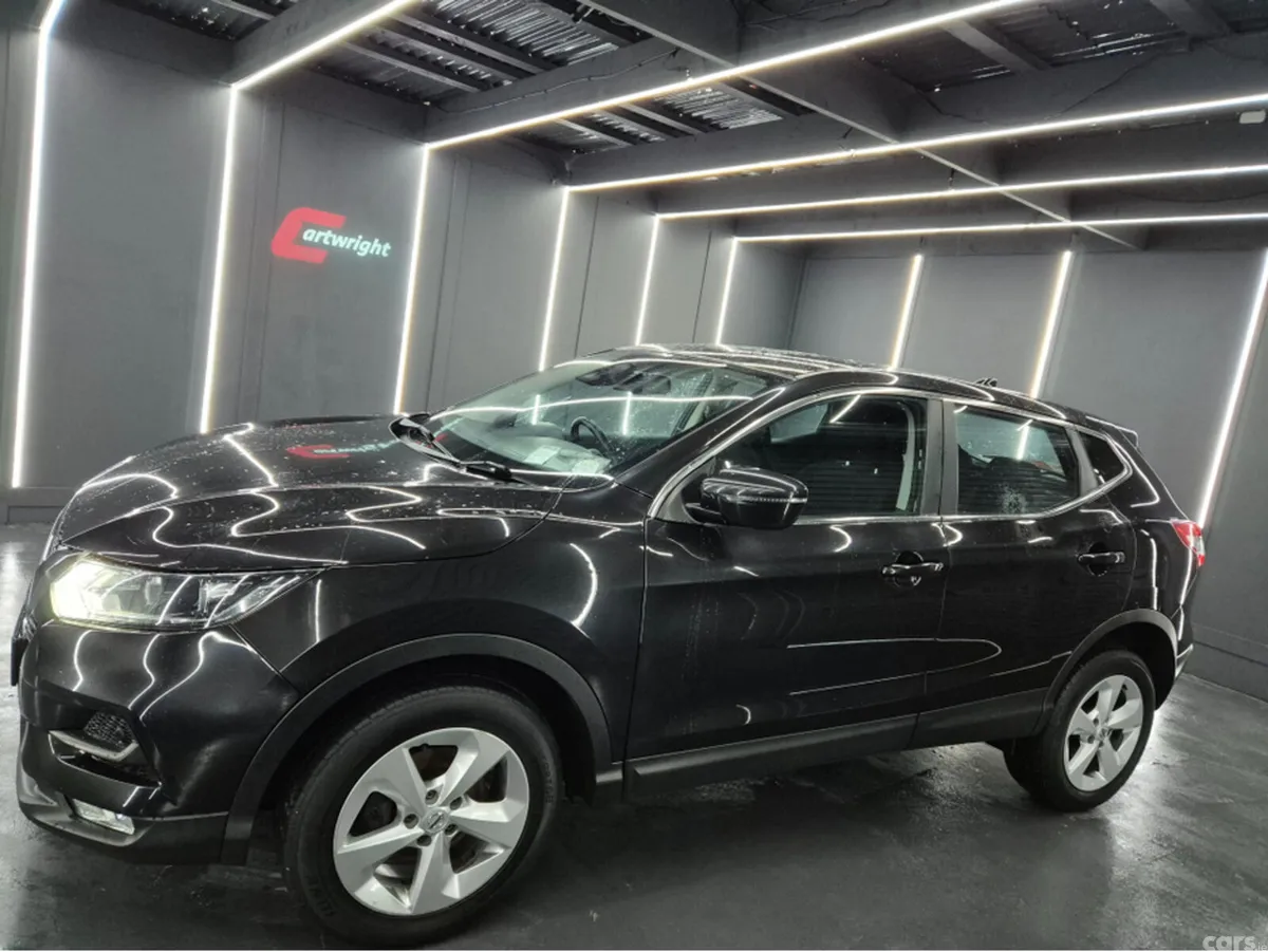 Nissan Qashqai MPV, Diesel, 2019, Black