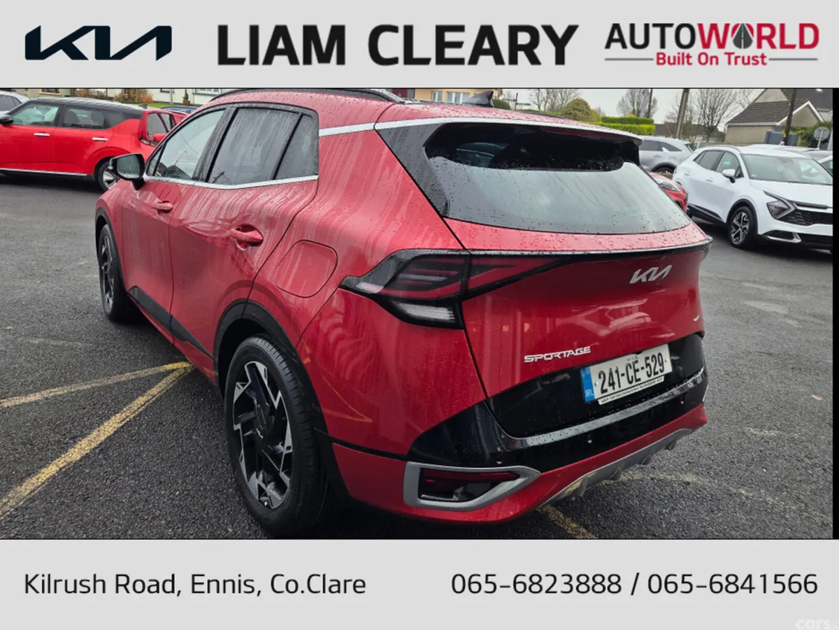 Kia Sportage MPV, Diesel Hybrid, 2024, Red