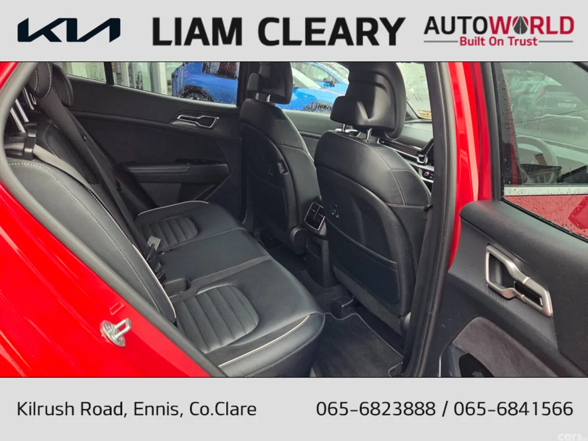 Kia Sportage MPV, Diesel Hybrid, 2024, Red
