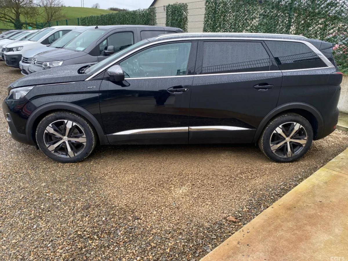 Peugeot 5008 MPV, Diesel, 2019, Black