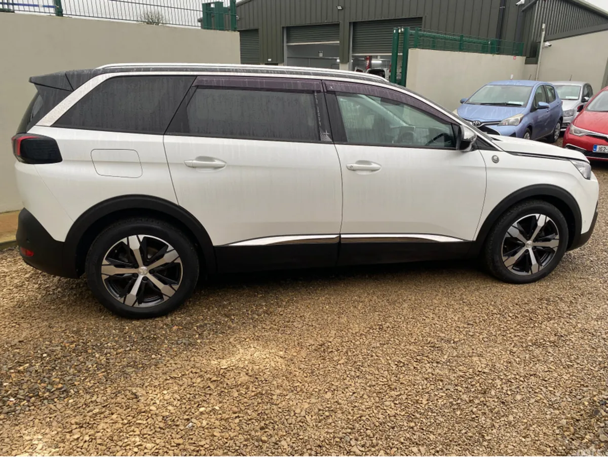 Peugeot 5008 MPV, Diesel, 2020, White