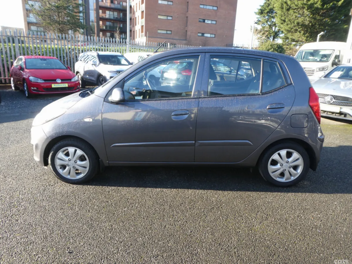 Hyundai i10 Hatchback, Petrol, 2014, Grey