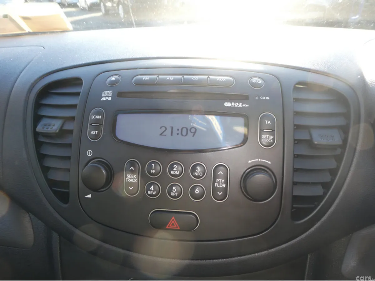 Hyundai i10 Hatchback, Petrol, 2014, Grey