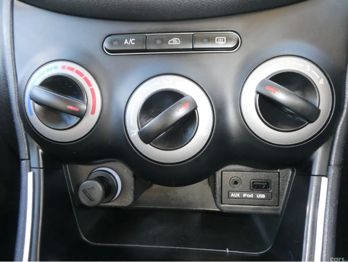 Hyundai i10 Hatchback, Petrol, 2014, Grey