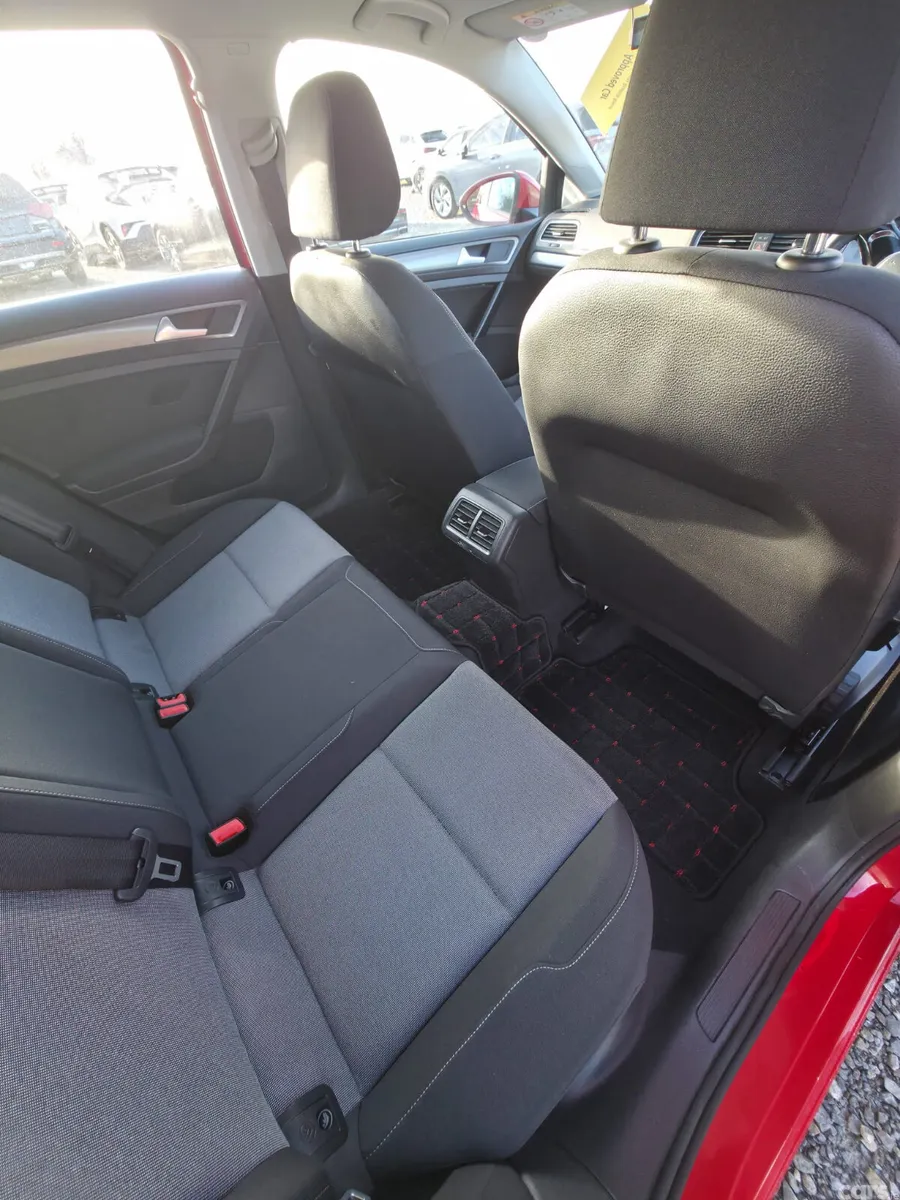 Volkswagen Golf Hatchback, Petrol, 2016, Red