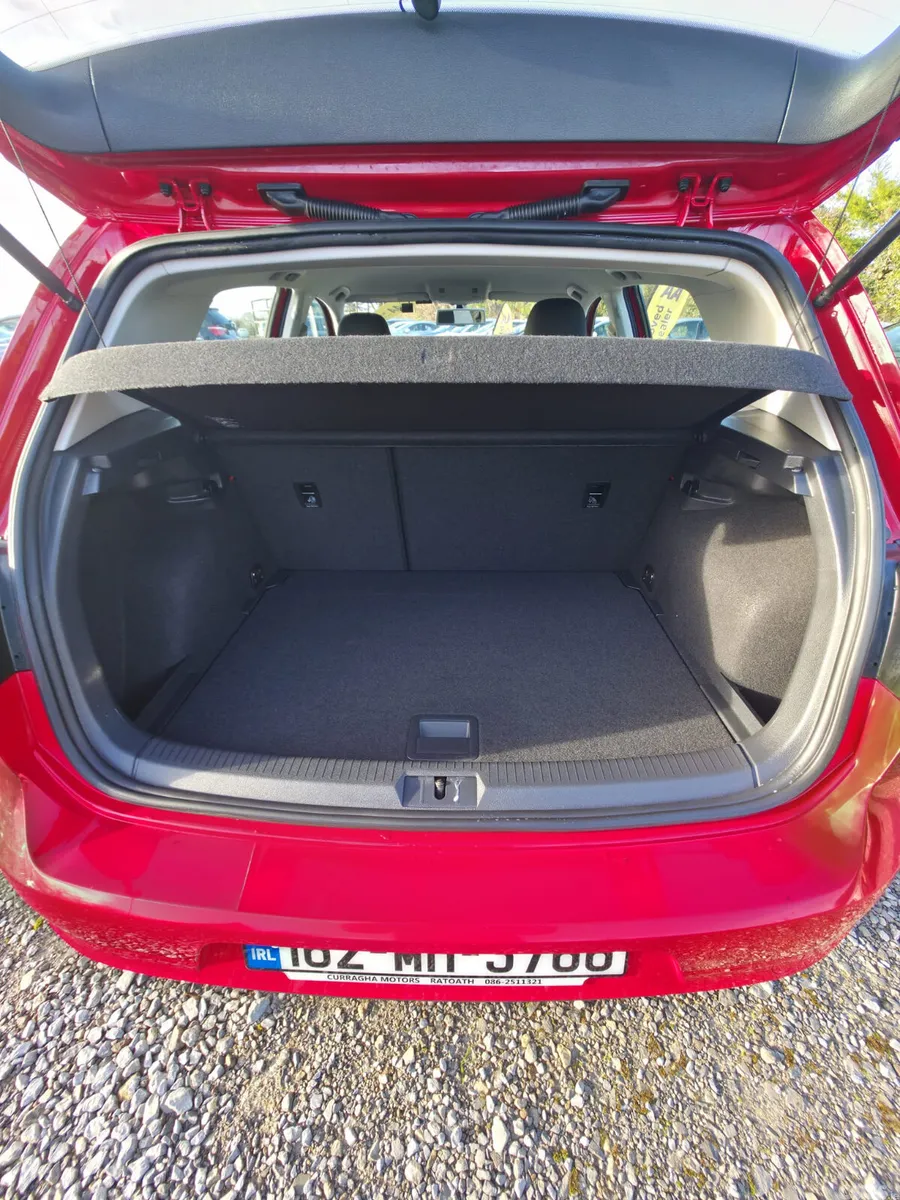 Volkswagen Golf Hatchback, Petrol, 2016, Red