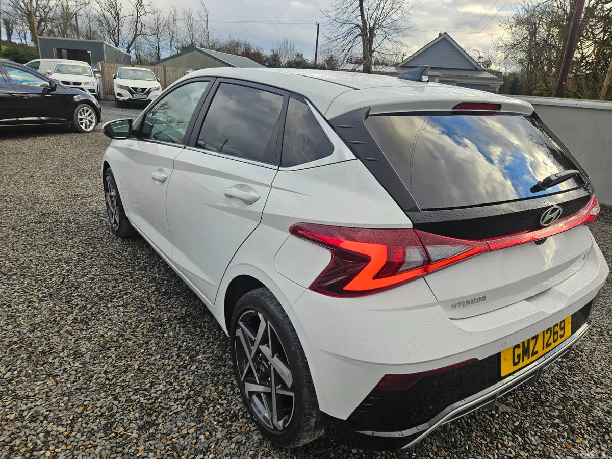 Hyundai i20 Hatchback, Petrol, 2024, White
