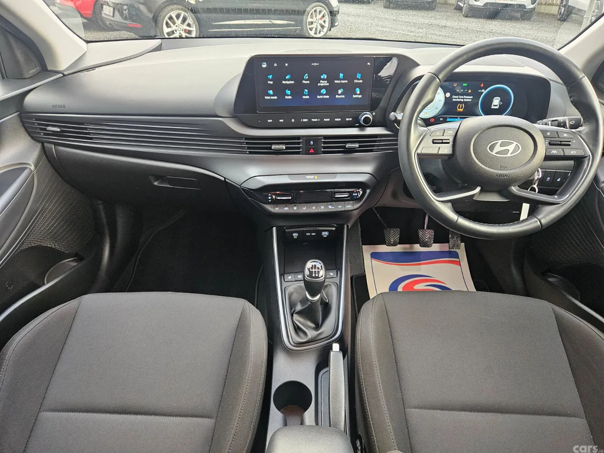 Hyundai i20 Hatchback, Petrol, 2024, White
