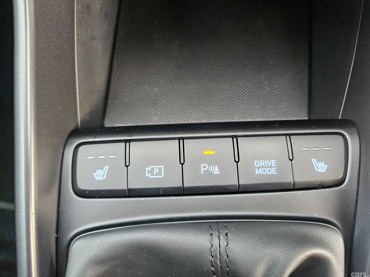 Hyundai i20 Hatchback, Petrol, 2024, White