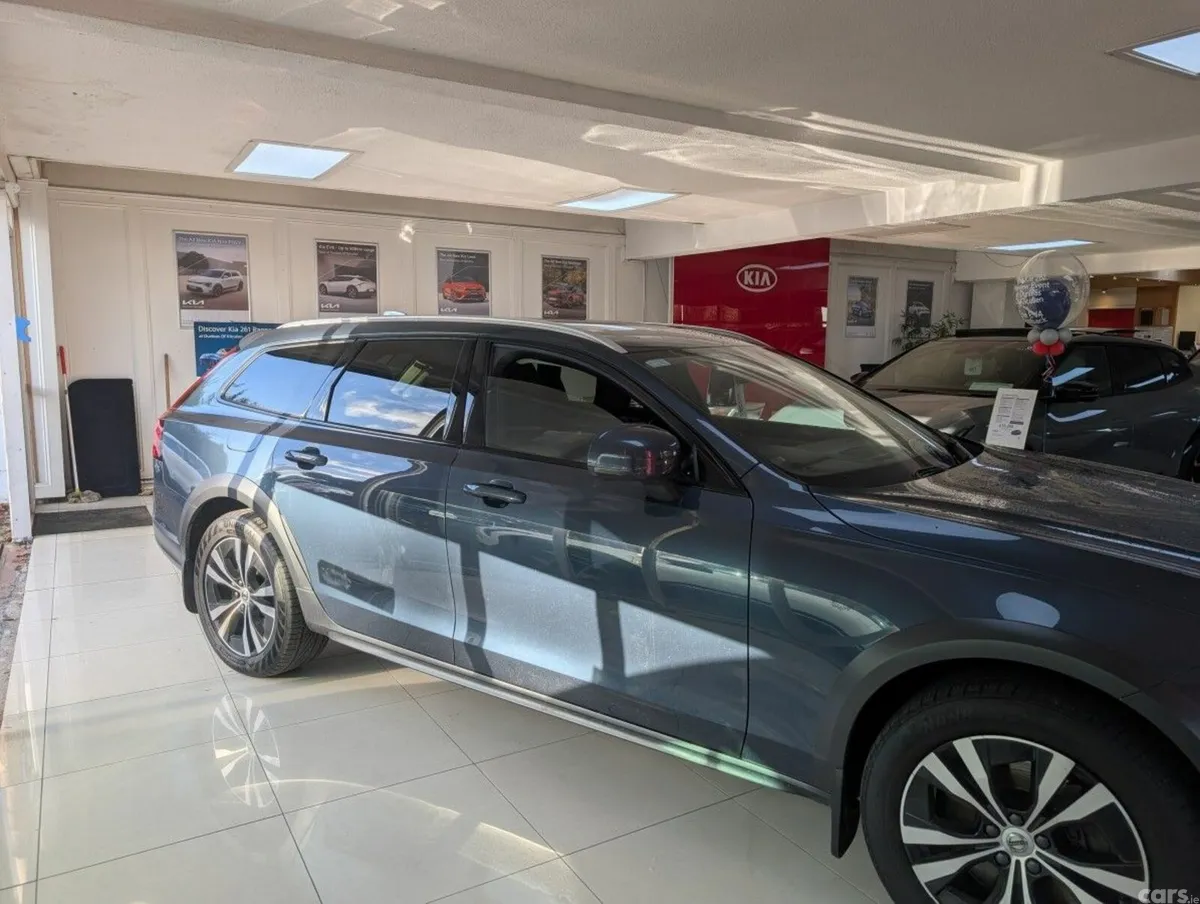 Volvo V90 Estate, Diesel, 2022, Blue