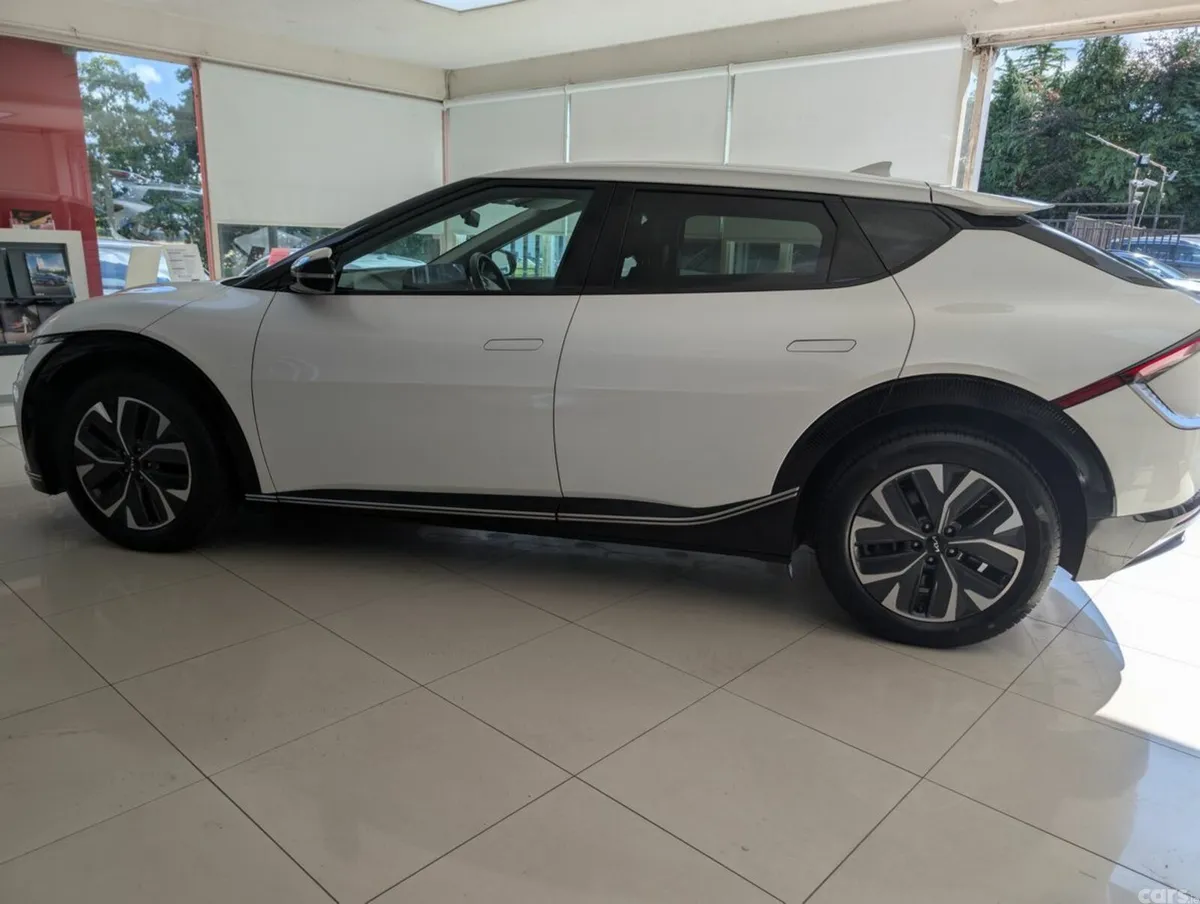 Kia EV6 MPV, Electric, 2022, White