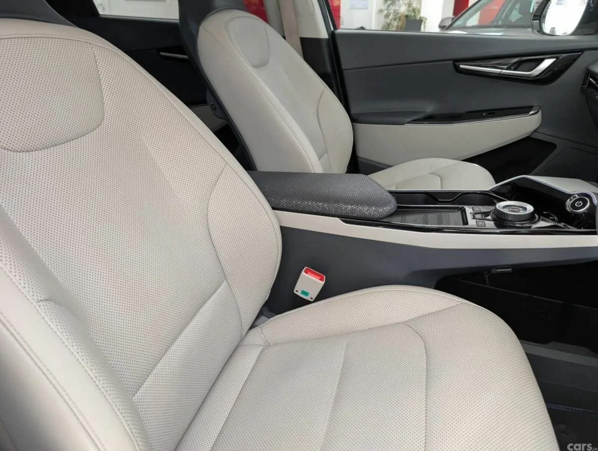 Kia EV6 MPV, Electric, 2022, White