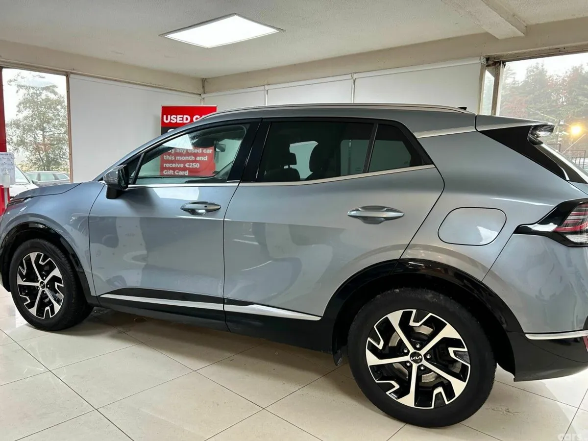 Kia Sportage MPV, Diesel, 2022, Silver