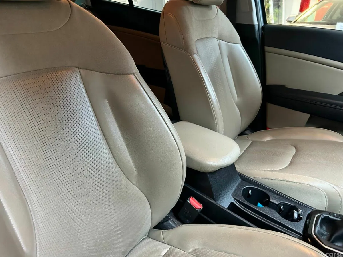 Kia Sportage MPV, Diesel, 2022, Silver