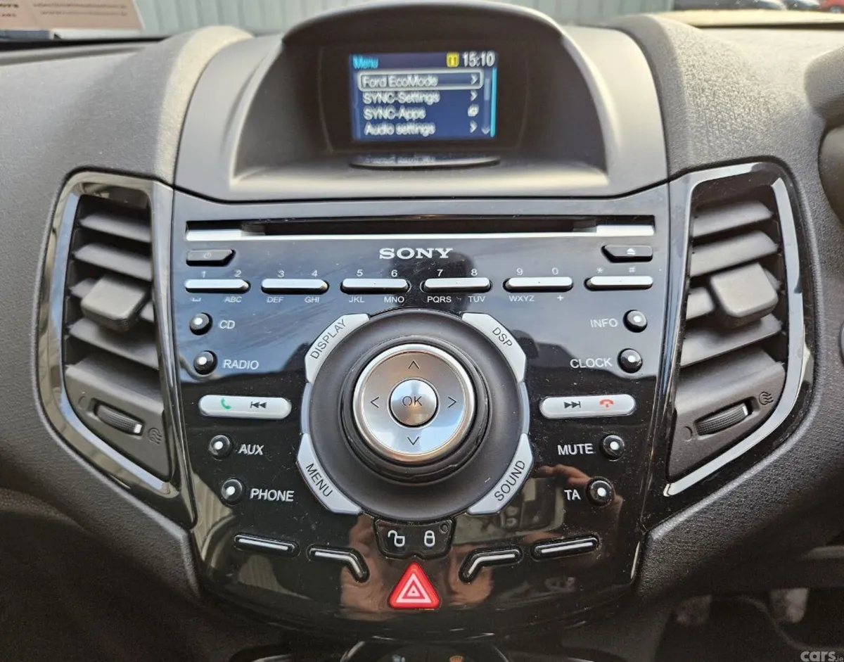 Ford Fiesta Hatchback, Petrol, 2015, White