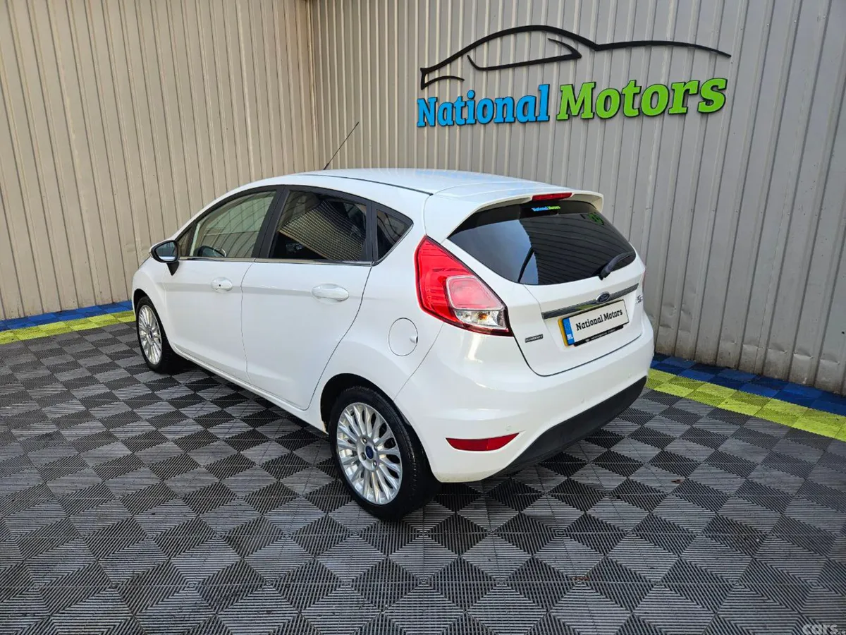Ford Fiesta Hatchback, Petrol, 2015, White