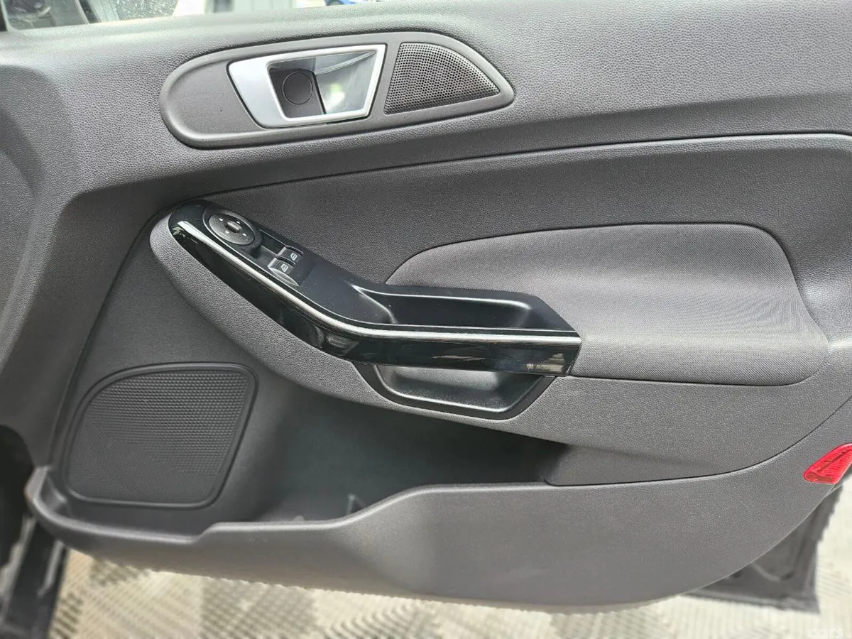 Ford Fiesta Hatchback, Petrol, 2015, Black