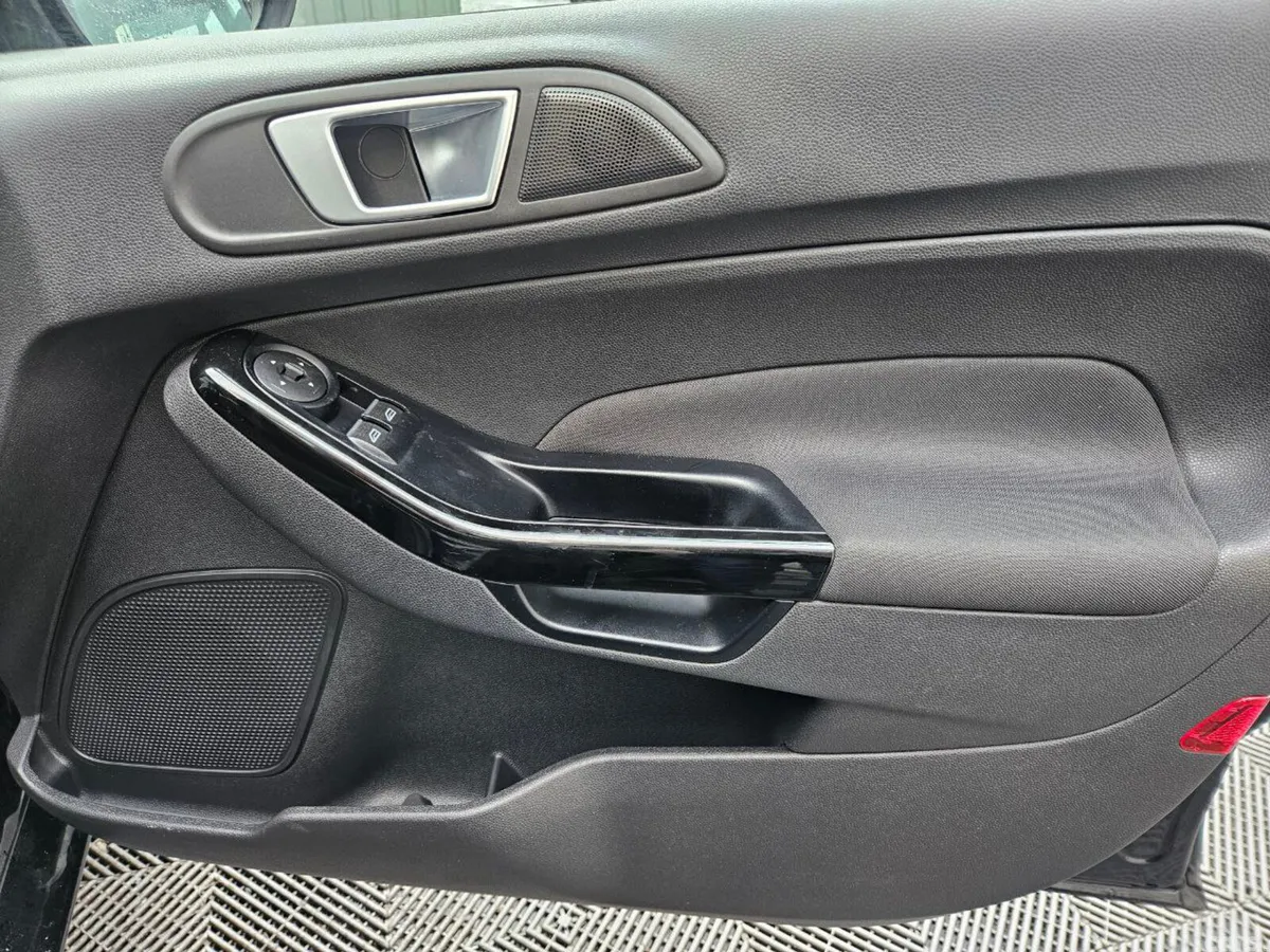 Ford Fiesta Hatchback, Petrol, 2017, Black