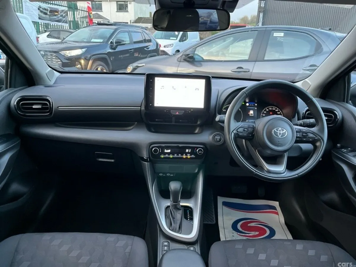 Toyota Yaris Hatchback, Petrol Hybrid, 2025, Grey