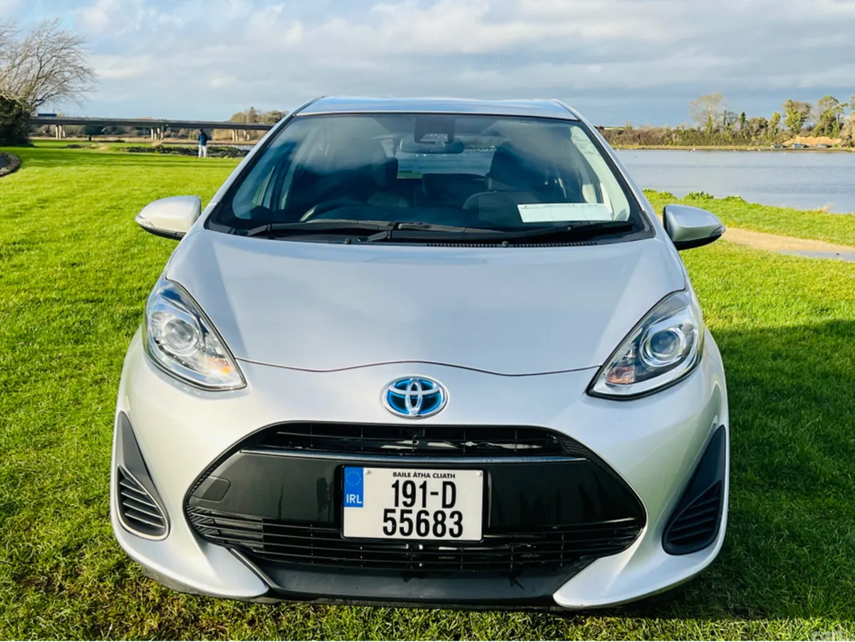 Toyota Aqua Hatchback, Petrol Hybrid, 2019, Silver