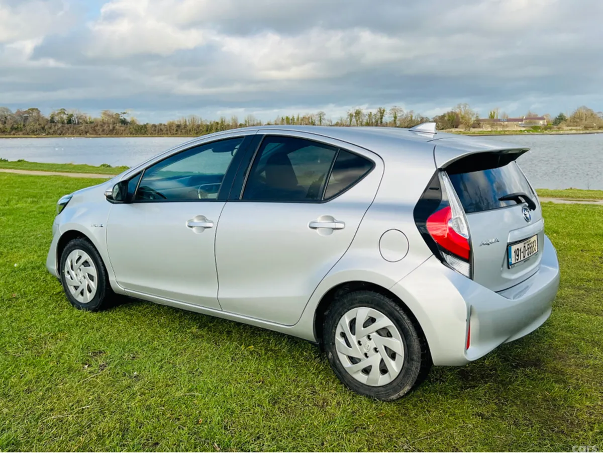 Toyota Aqua Hatchback, Petrol Hybrid, 2019, Silver