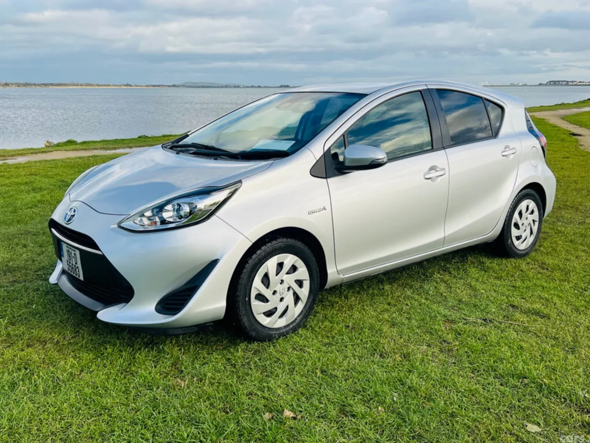 Toyota Aqua Hatchback, Petrol Hybrid, 2019, Silver
