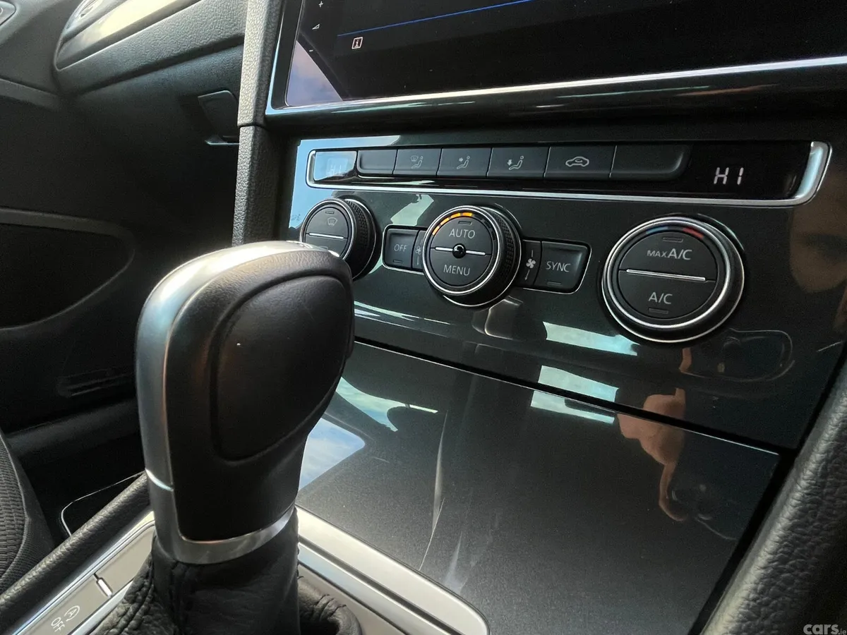 Volkswagen Golf Hatchback, Petrol, 2019, Red