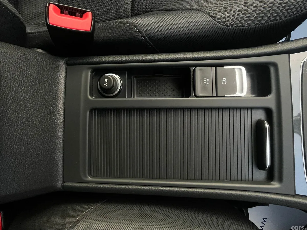 Volkswagen Golf Hatchback, Petrol, 2019, Red