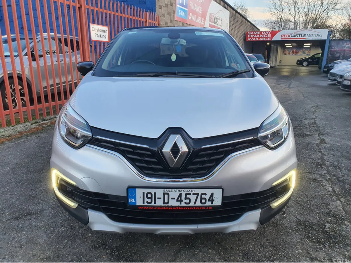 Renault Captur Hatchback, Petrol, 2019, Silver