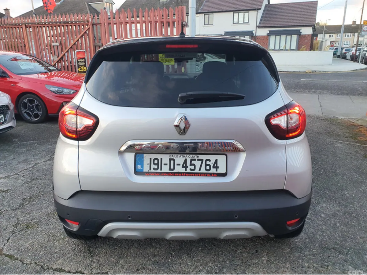 Renault Captur Hatchback, Petrol, 2019, Silver