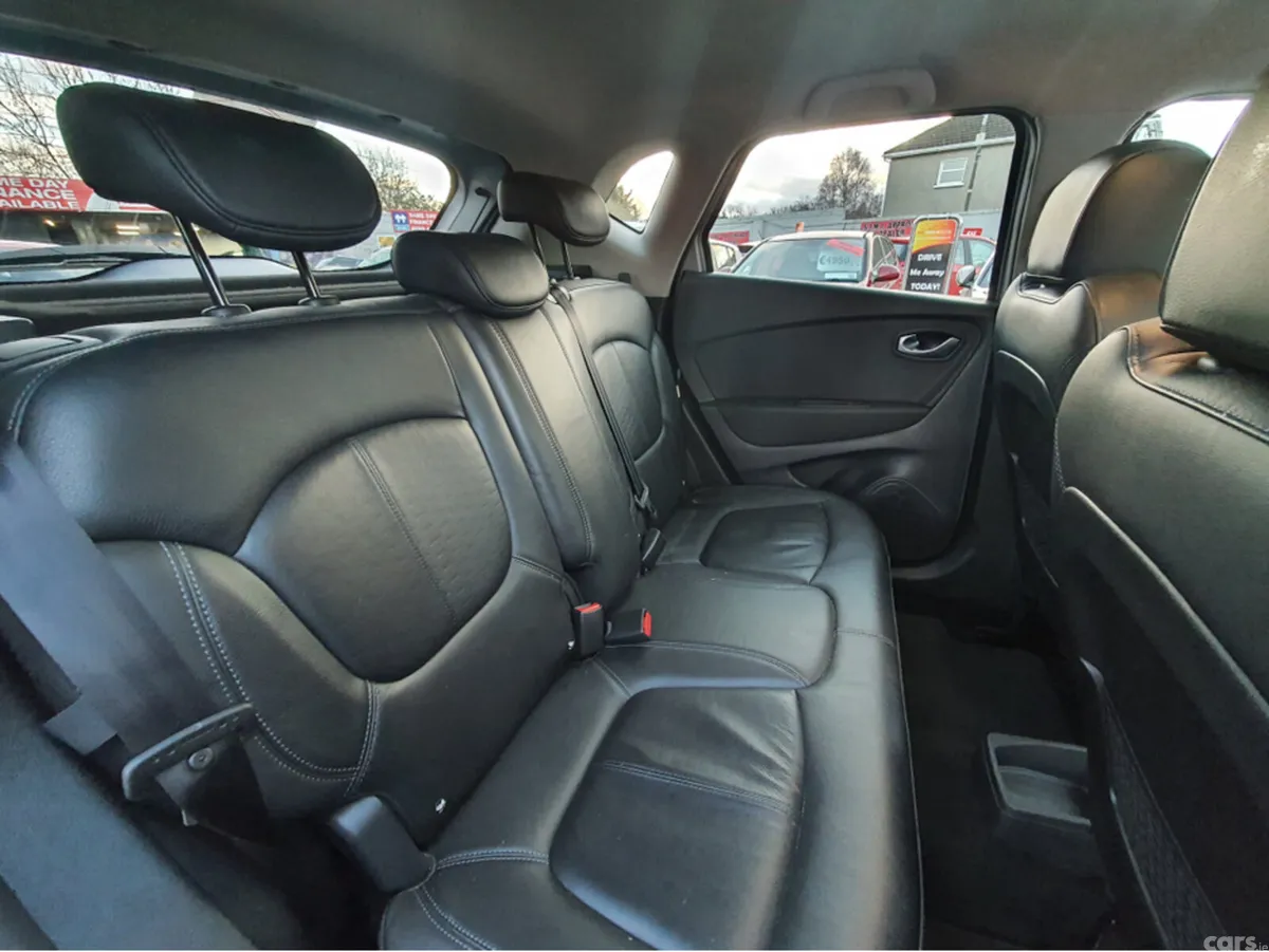 Renault Captur Hatchback, Petrol, 2019, Silver