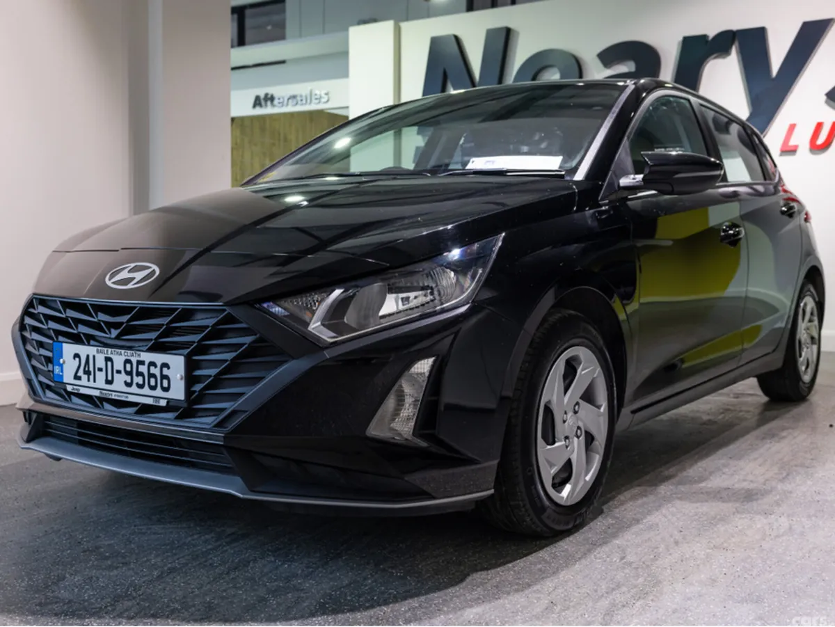 Hyundai i20 Hatchback, Petrol, 2024, Black