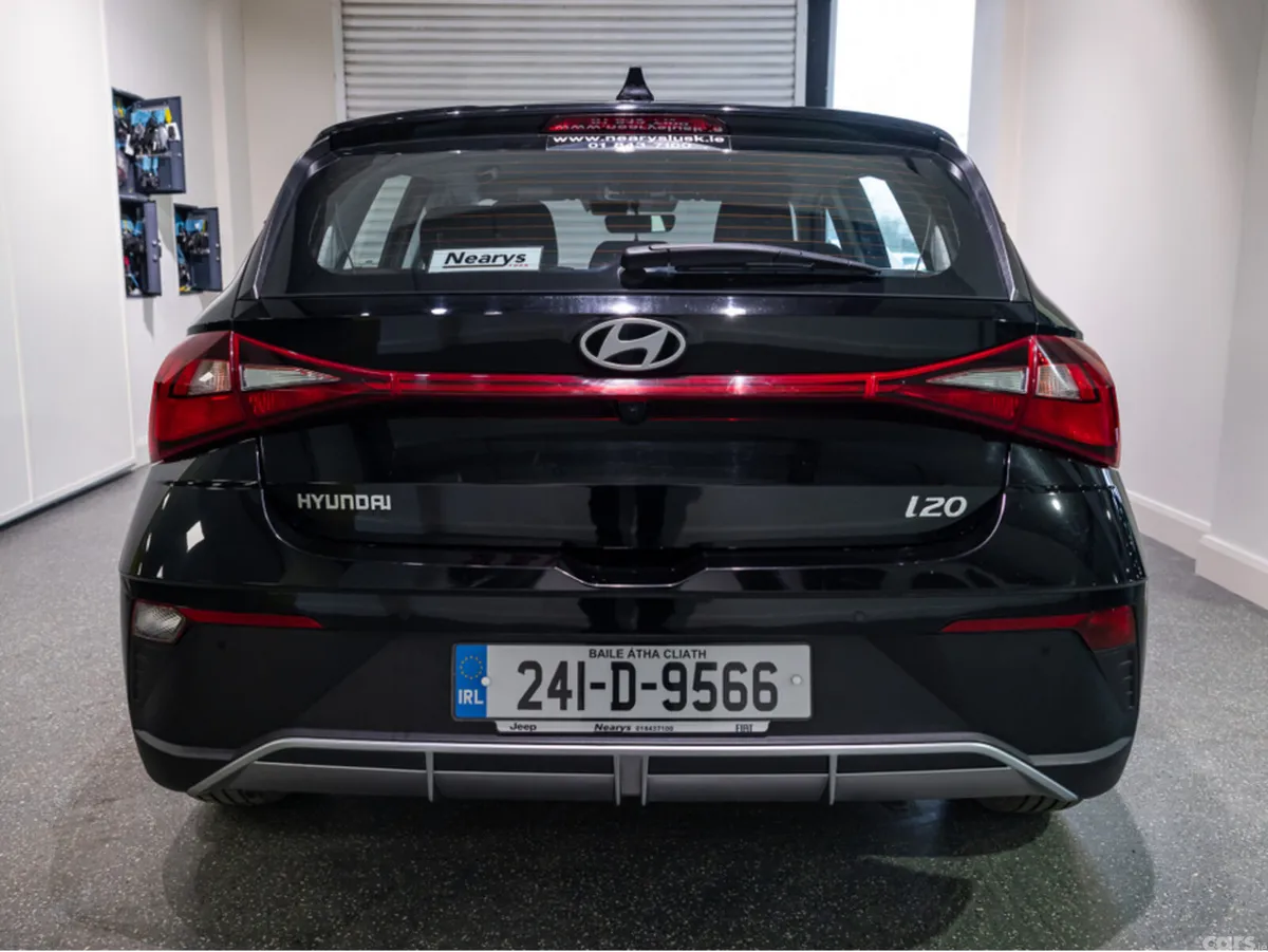Hyundai i20 Hatchback, Petrol, 2024, Black