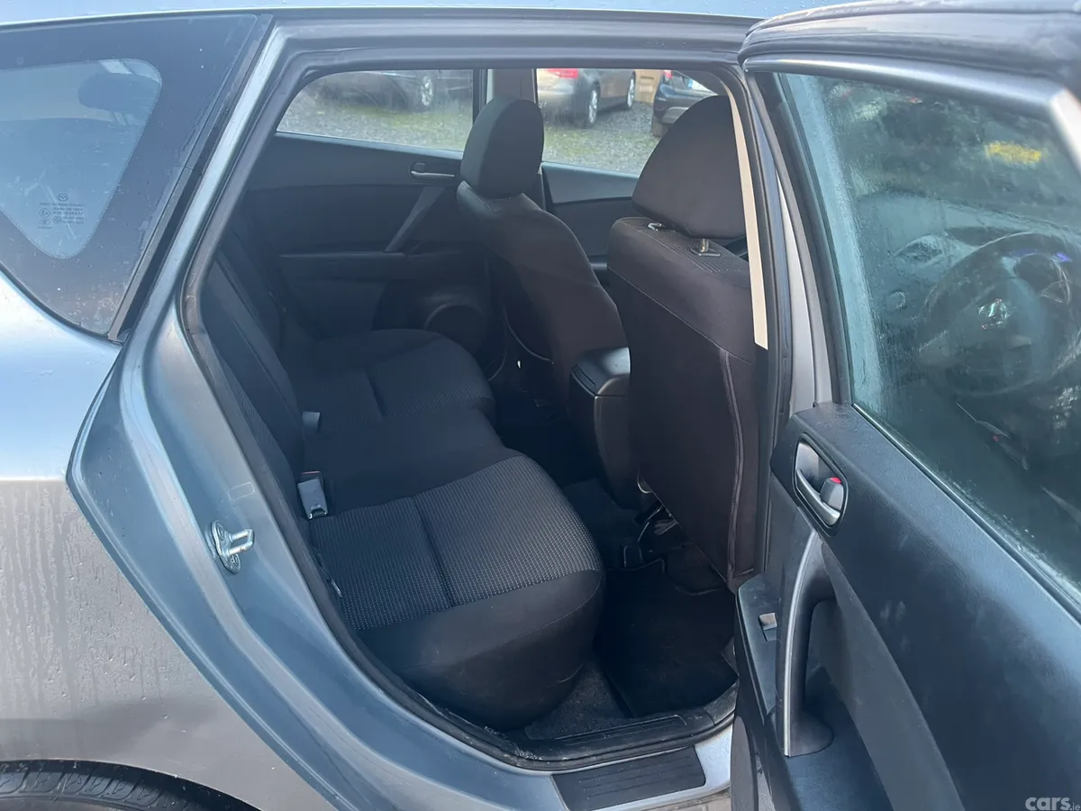 Mazda Mazda3 Hatchback, Diesel, 2012, Grey