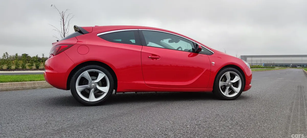 Vauxhall Astra Hatchback, Petrol, 2018, Red
