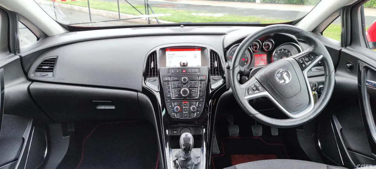 Vauxhall Astra Hatchback, Petrol, 2018, Red
