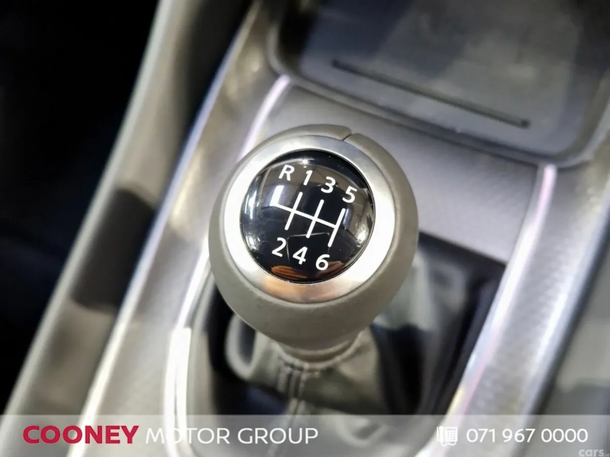 Nissan Qashqai SUV, Petrol Hybrid, 2026, Silver