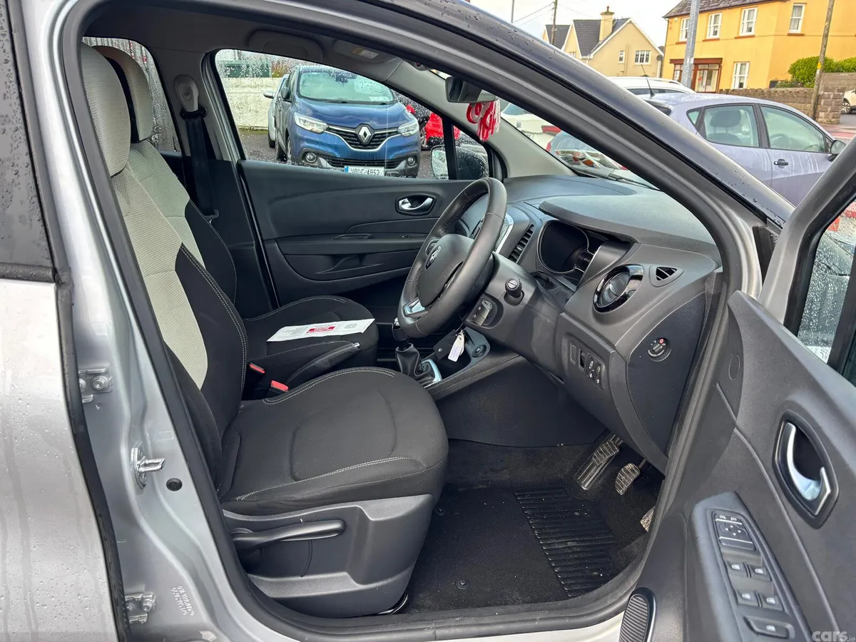 Renault Captur Hatchback, Petrol, 2020, Grey