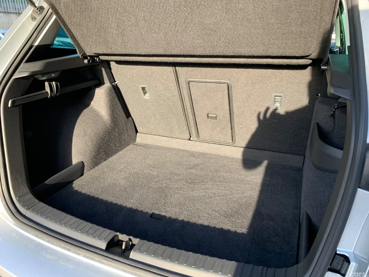 Skoda Karoq SUV, Diesel, 2023, Silver