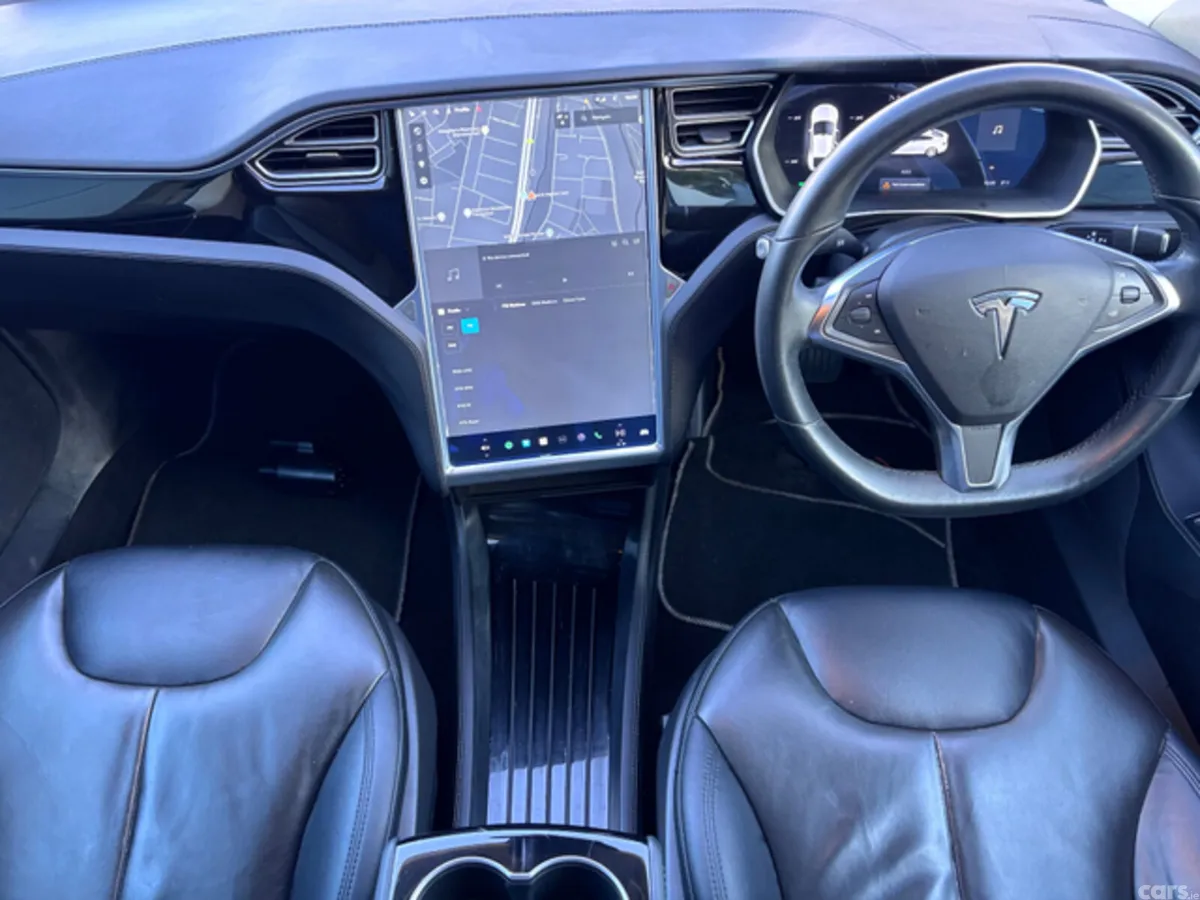 Tesla Model S Hatchback, Electric, 2016, Silver
