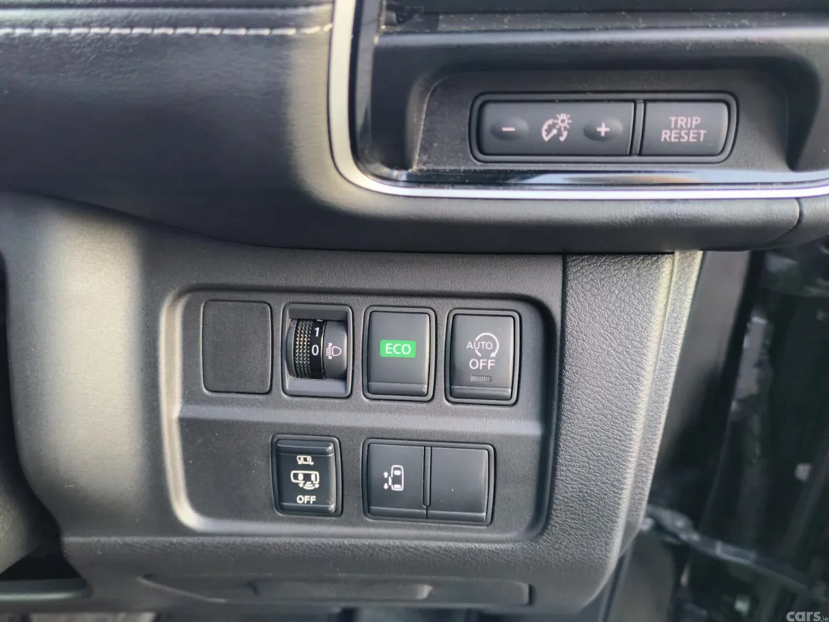 Nissan Serena MPV, Petrol Hybrid, 2017, Black